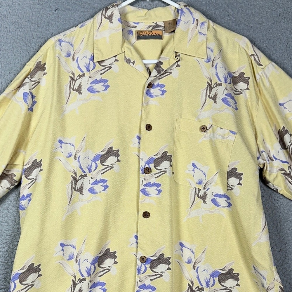 Bobby Chan 100% Silk Shirt Mens Medum Yellow Blue Floral Camp Hawaiian Buton Up